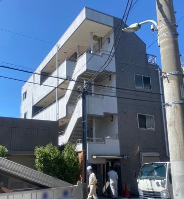 EB2F5C33-8BA8-4439-8A2A-8953B4F6B9C9